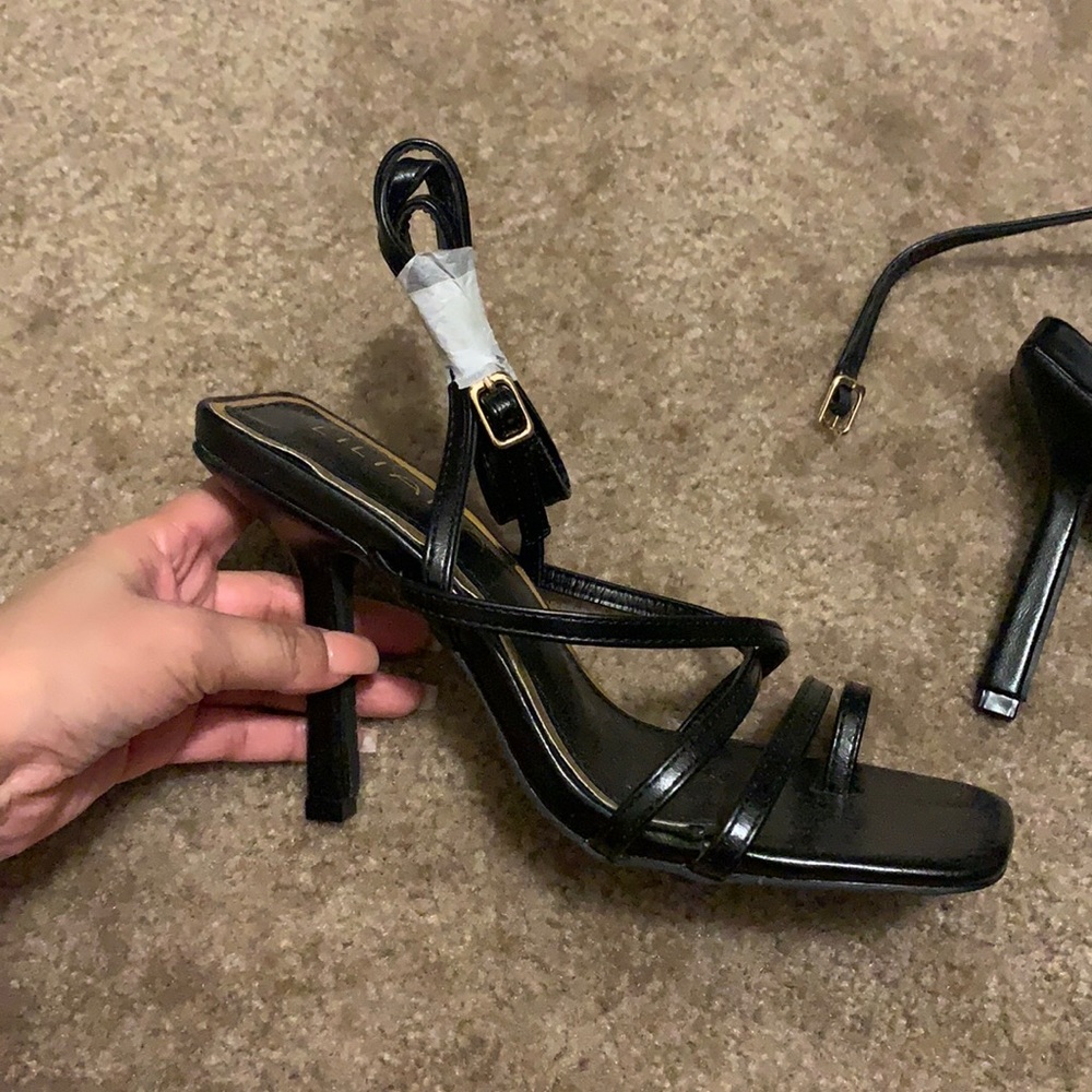 New black lace heels